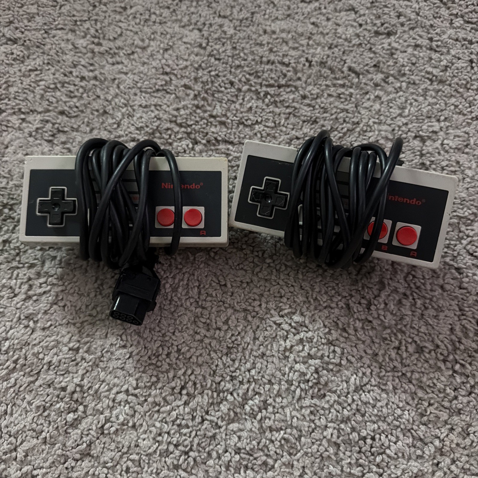 Nintendo Top Loader NES Console with Mario Duck Hunt Extra Controllers Zapper