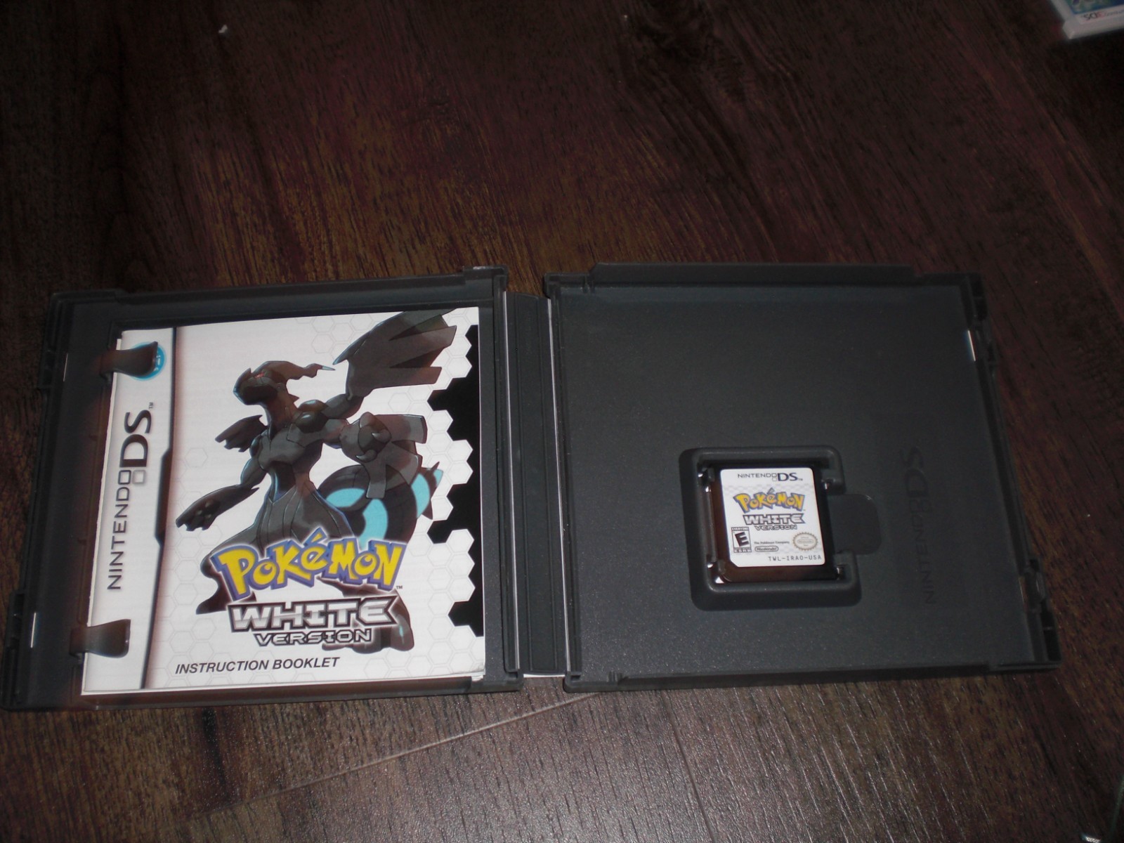 Pokemon White Version 1 AUTHENTIC GENUINE Nintendo DS 3DS 2DS XL COMPLETE CIB