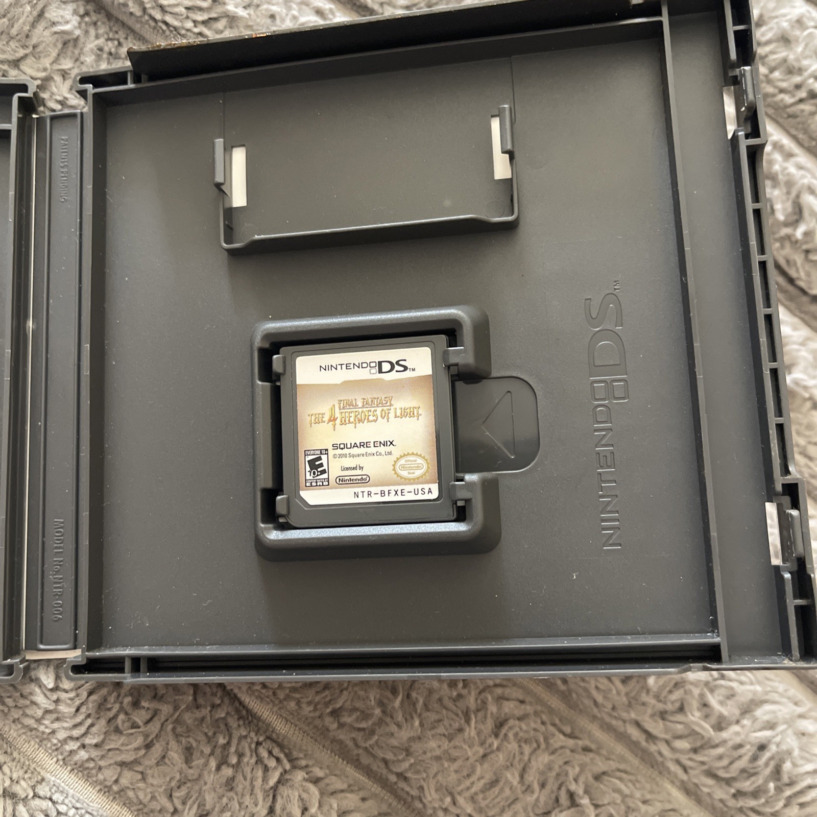 Final Fantasy 4 Heroes of Light – DS Game CIB Very Good