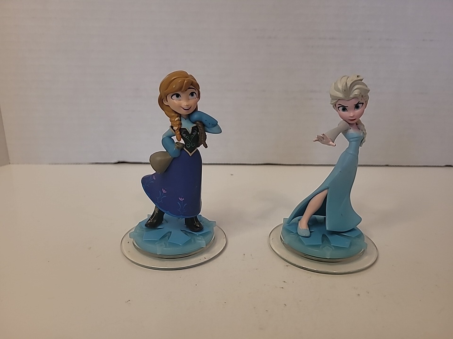 Disney Infinity Elsa and Anna Frozen Disney Infinity 1.0 Figures – Lot of 2