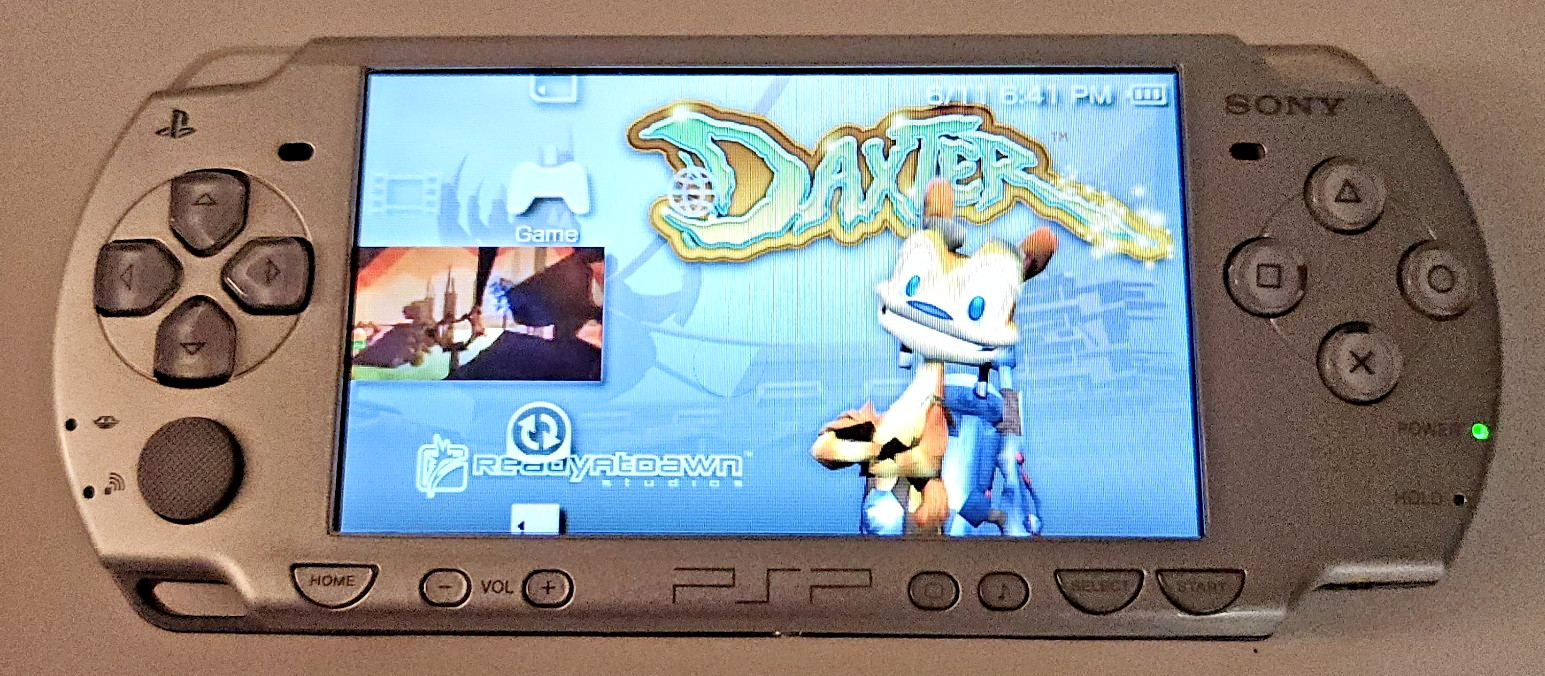 Silver PSP Limited Edition Daxter w Game – Family Guy – New Battery – Complete