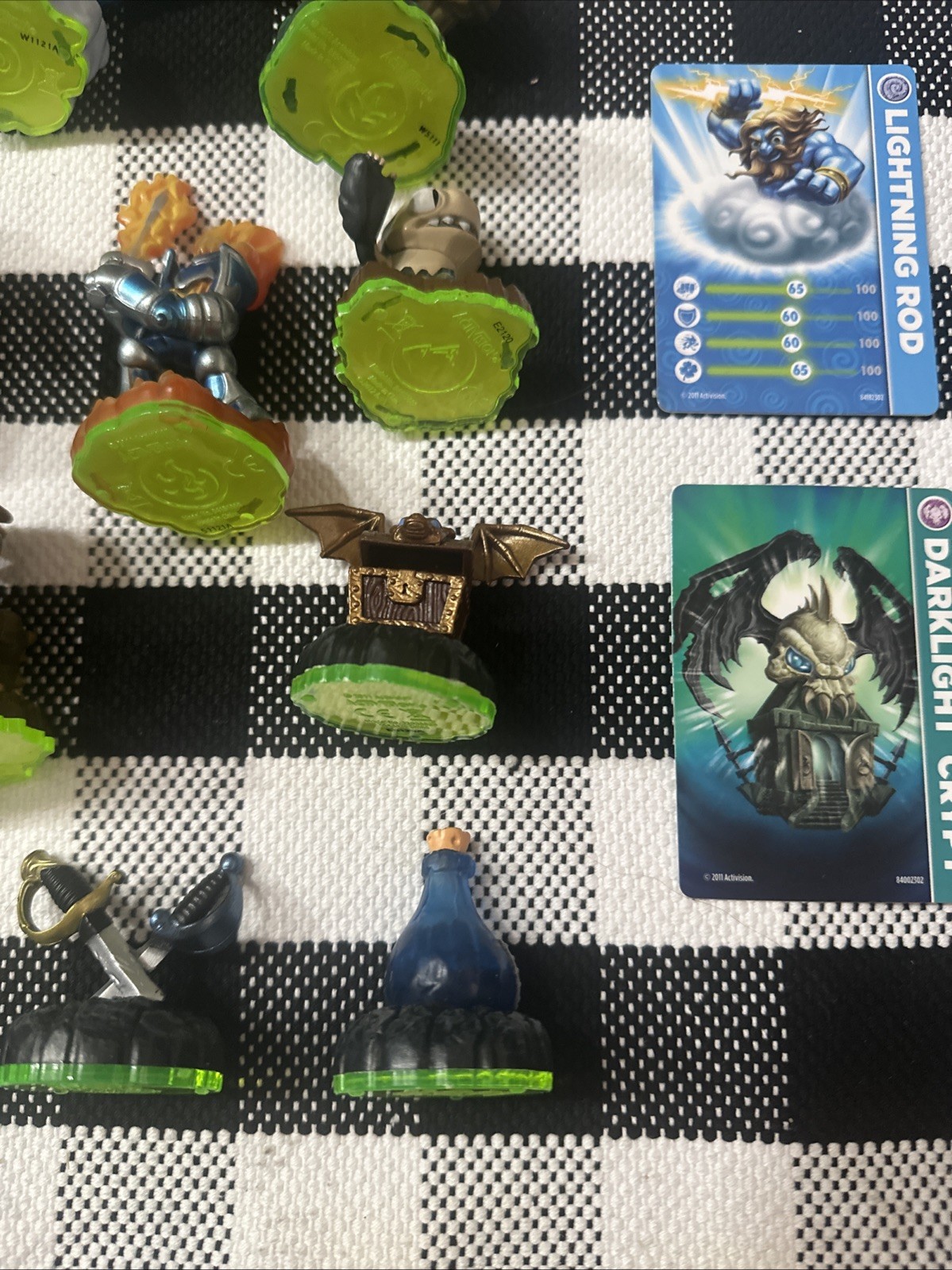 MASSIVE Skylander Lot with Cards Great Condition