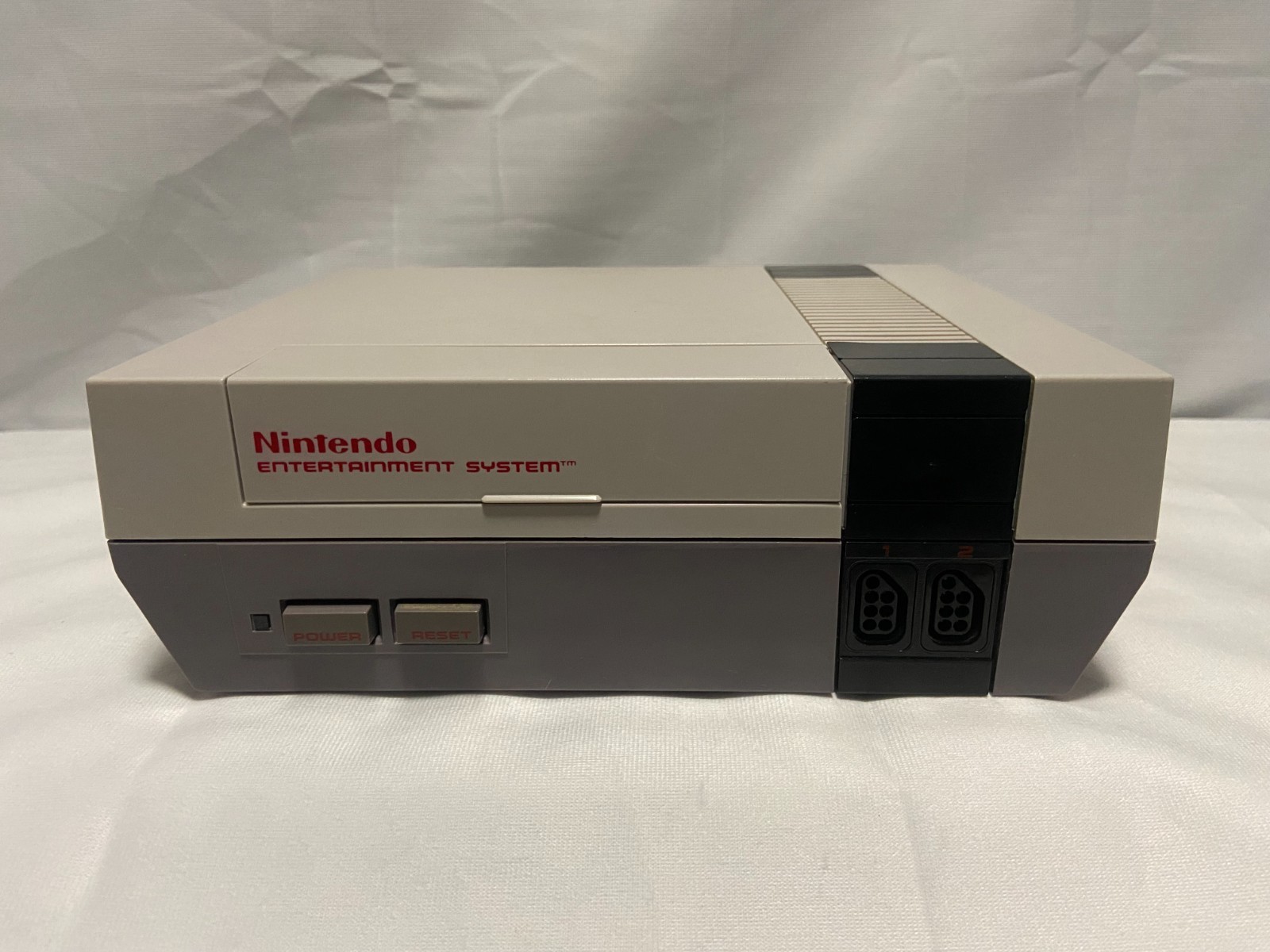 Nintendo NES Console Bundle 4 Controllers NES Advantage 5 Games + Cords