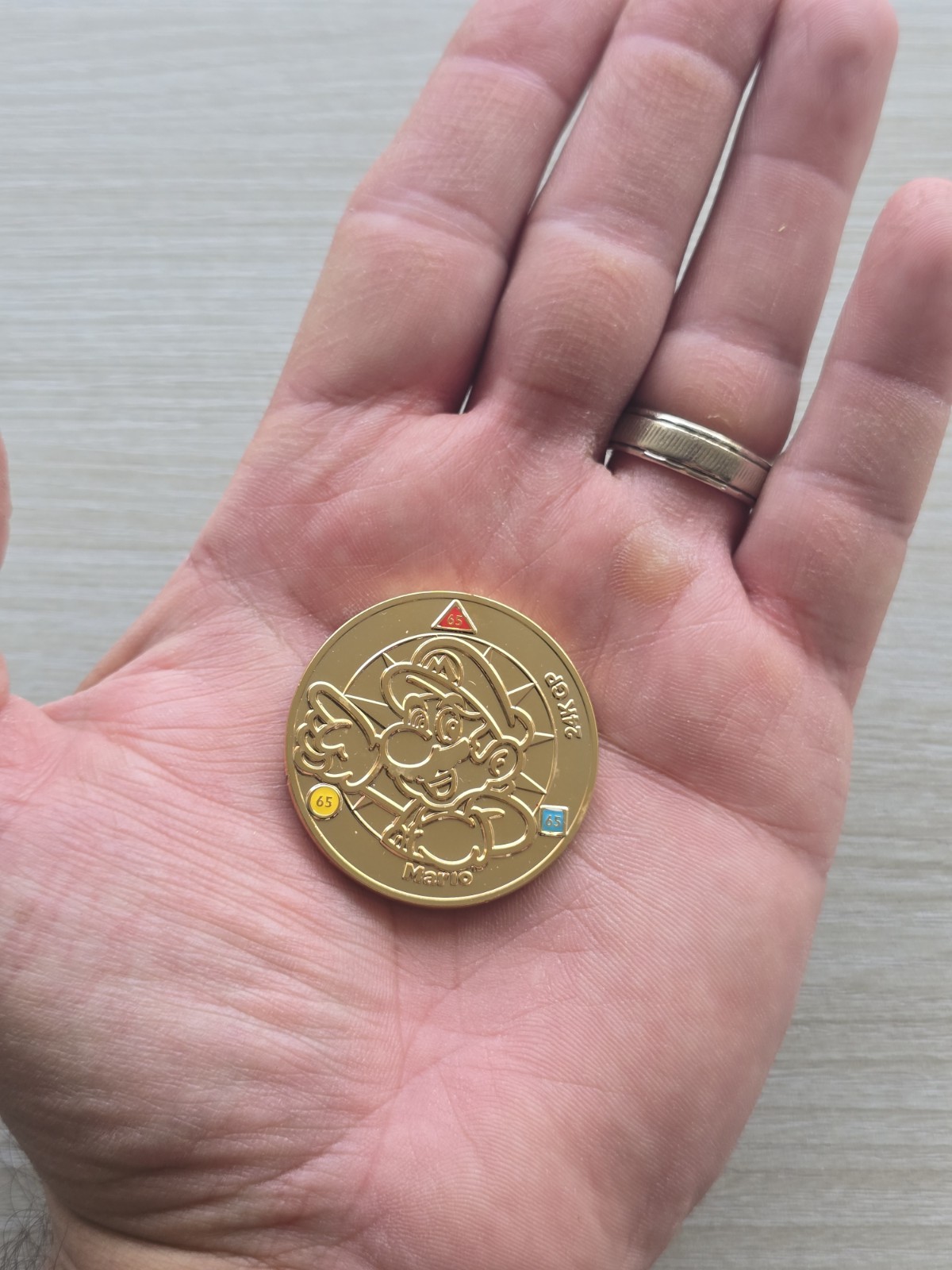 Nintendo Super Mario Challenge Coin Medal 24k Gold Plated 1:214 Enterplay NES GB