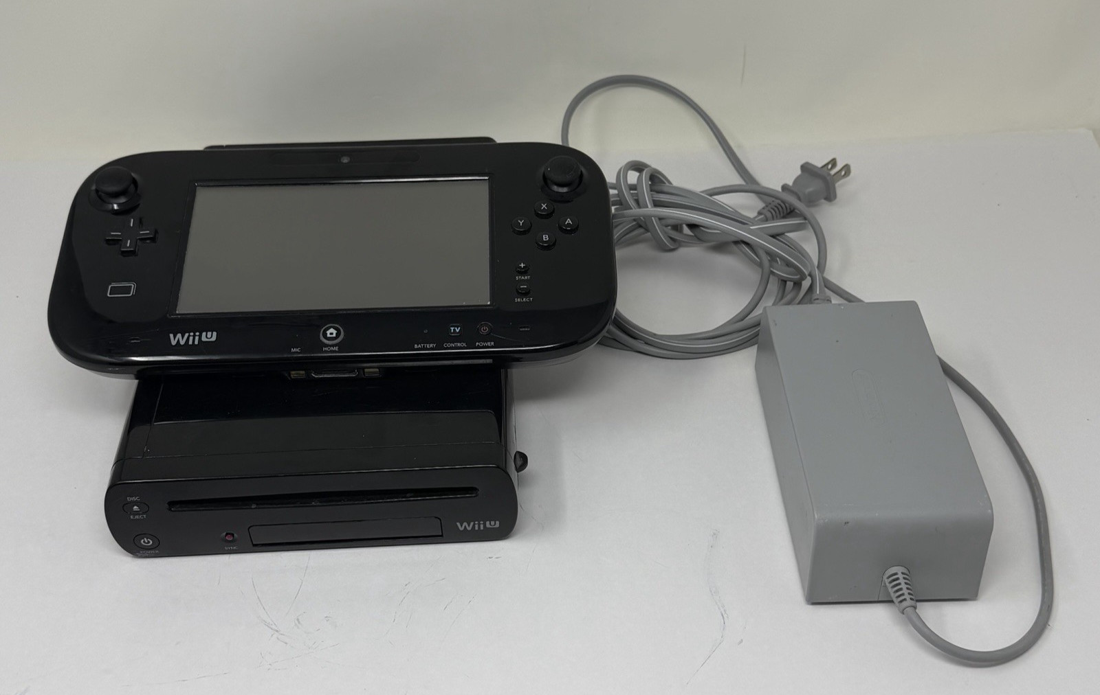 Nintendo Wii U Handheld Console Bundle – WUP-010 w/ Pac Man Ghostly Adventures 2