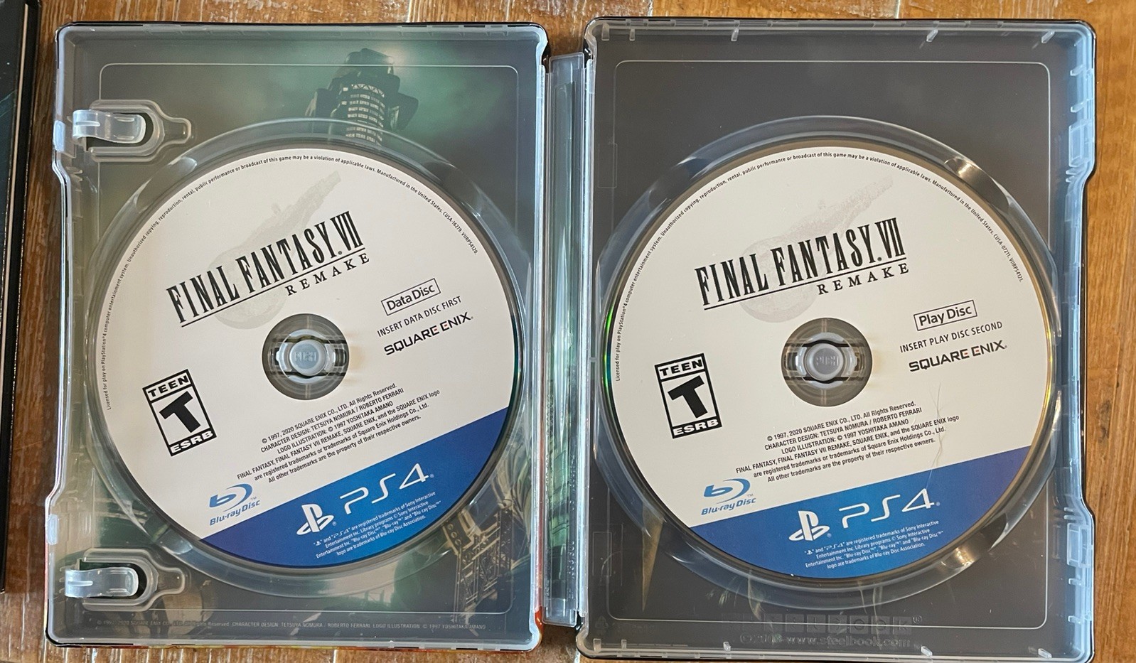 Final Fantasy VII: Remake – Deluxe Edition PS4 CIB Complete WITH GAME