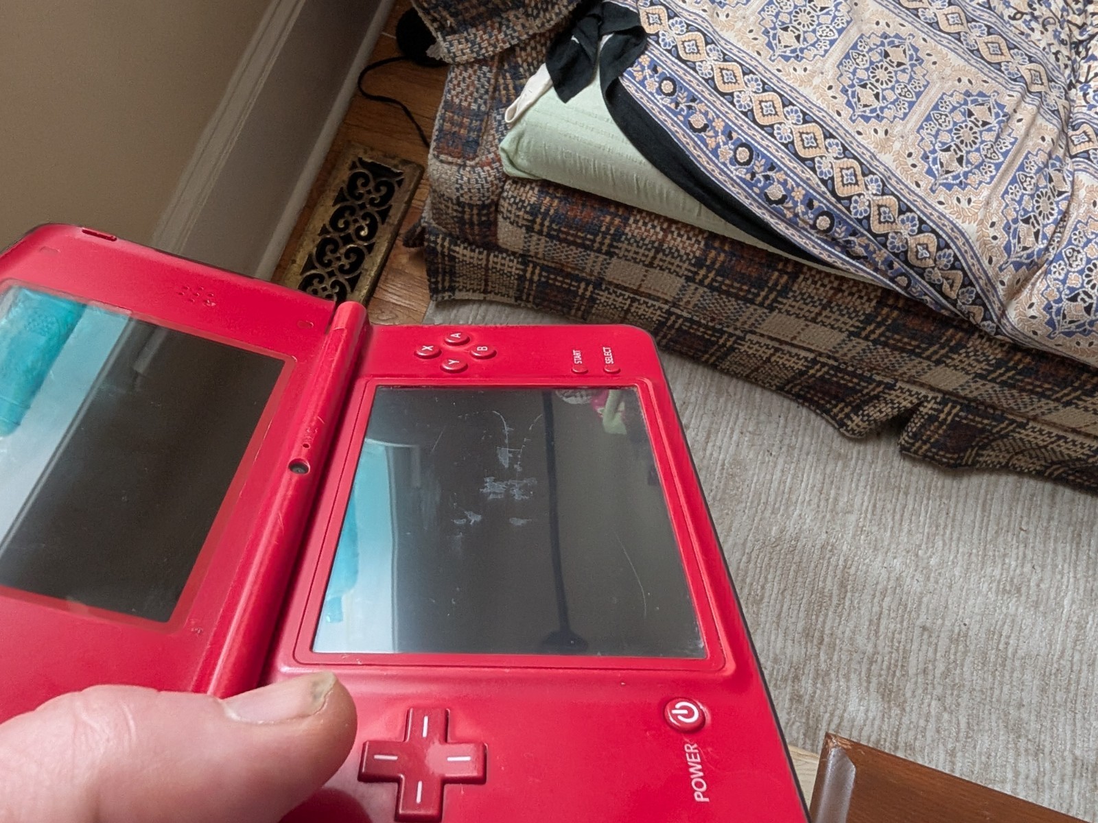 Nintendo DSi XL Super Mario Bros 25th Anniversary Edition Red