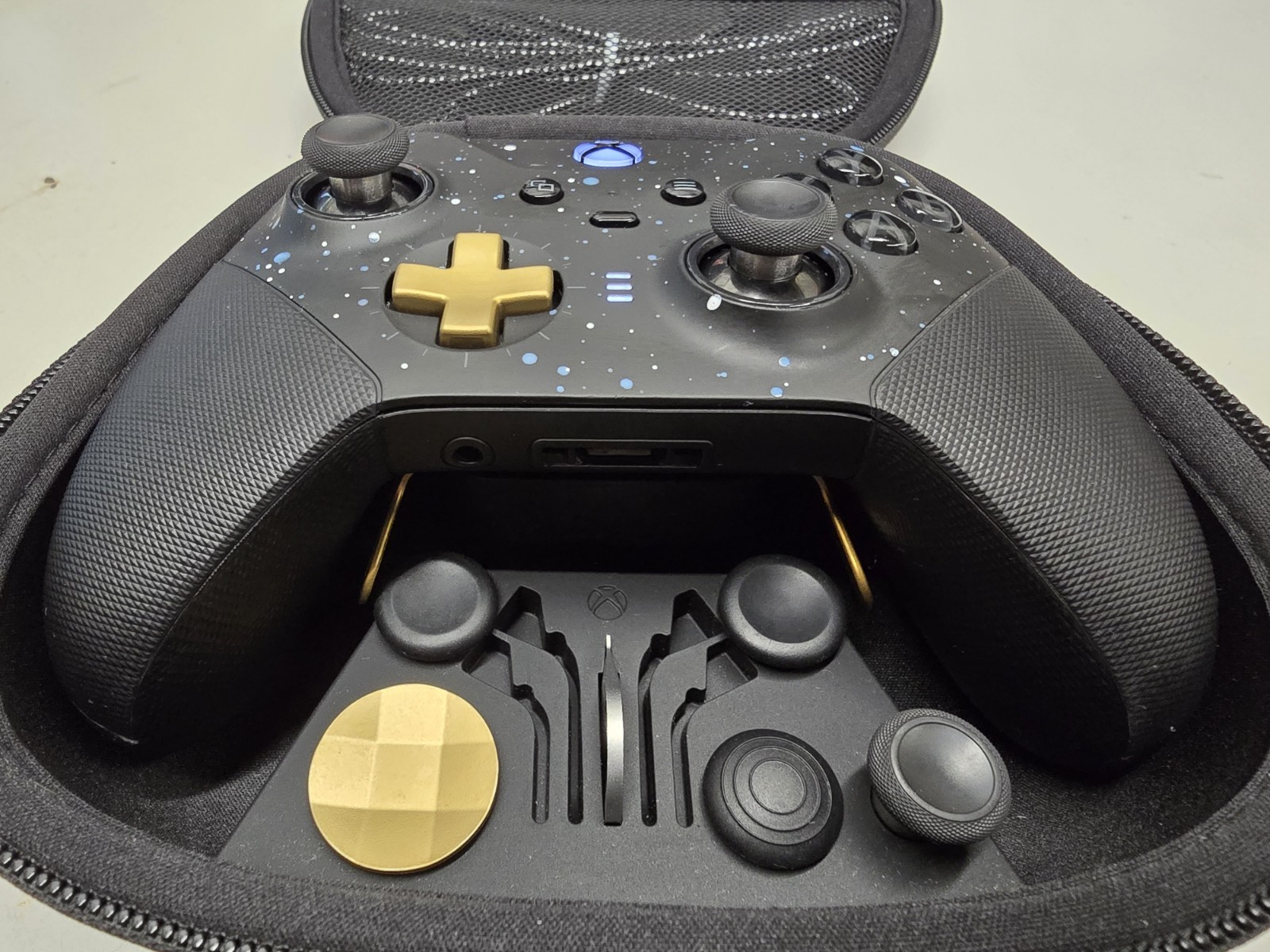 Custom Xbox Elite Series 2 – Zeta Halo Edition