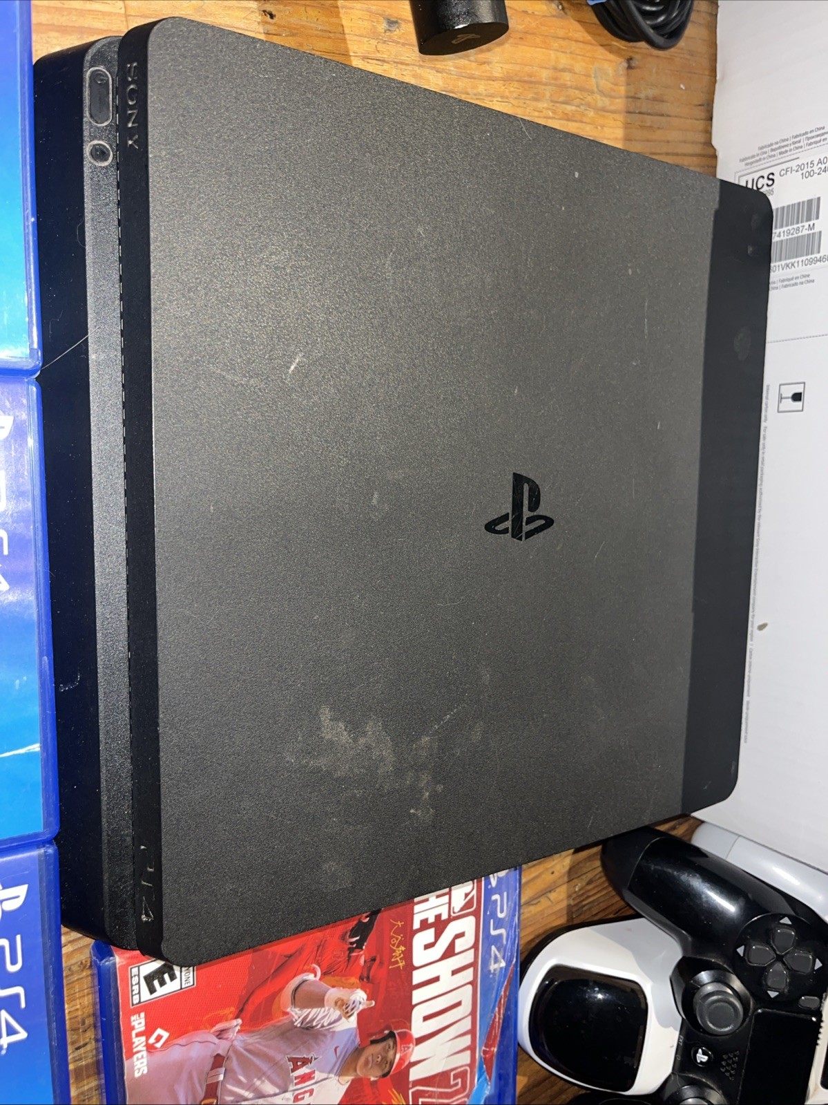Sony PlayStation 4 Slim CUH-2115B 1TB Console Game Bundle Controllers 11.52 FW