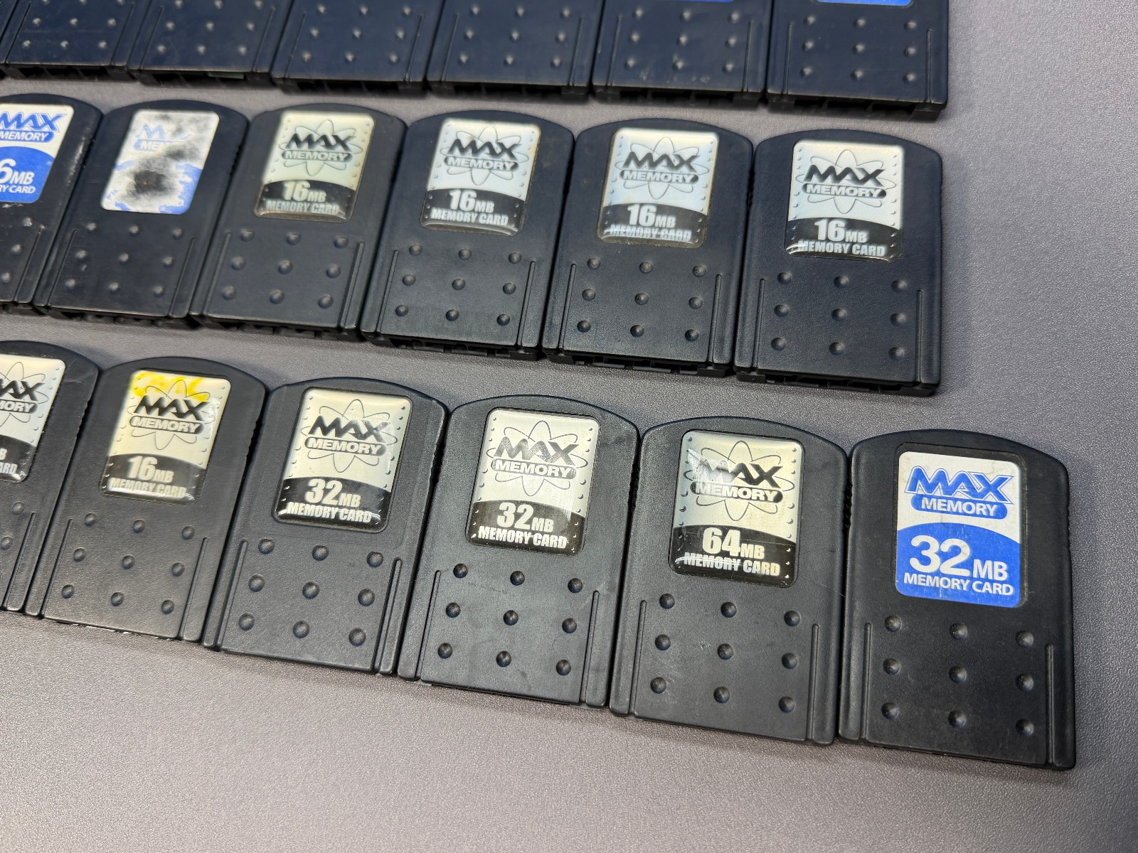 PS2 PLAYSTATION 2 LOT OF 25 MAX MEMORY CARD CARDS 16MB 32MB 64MB AS IS