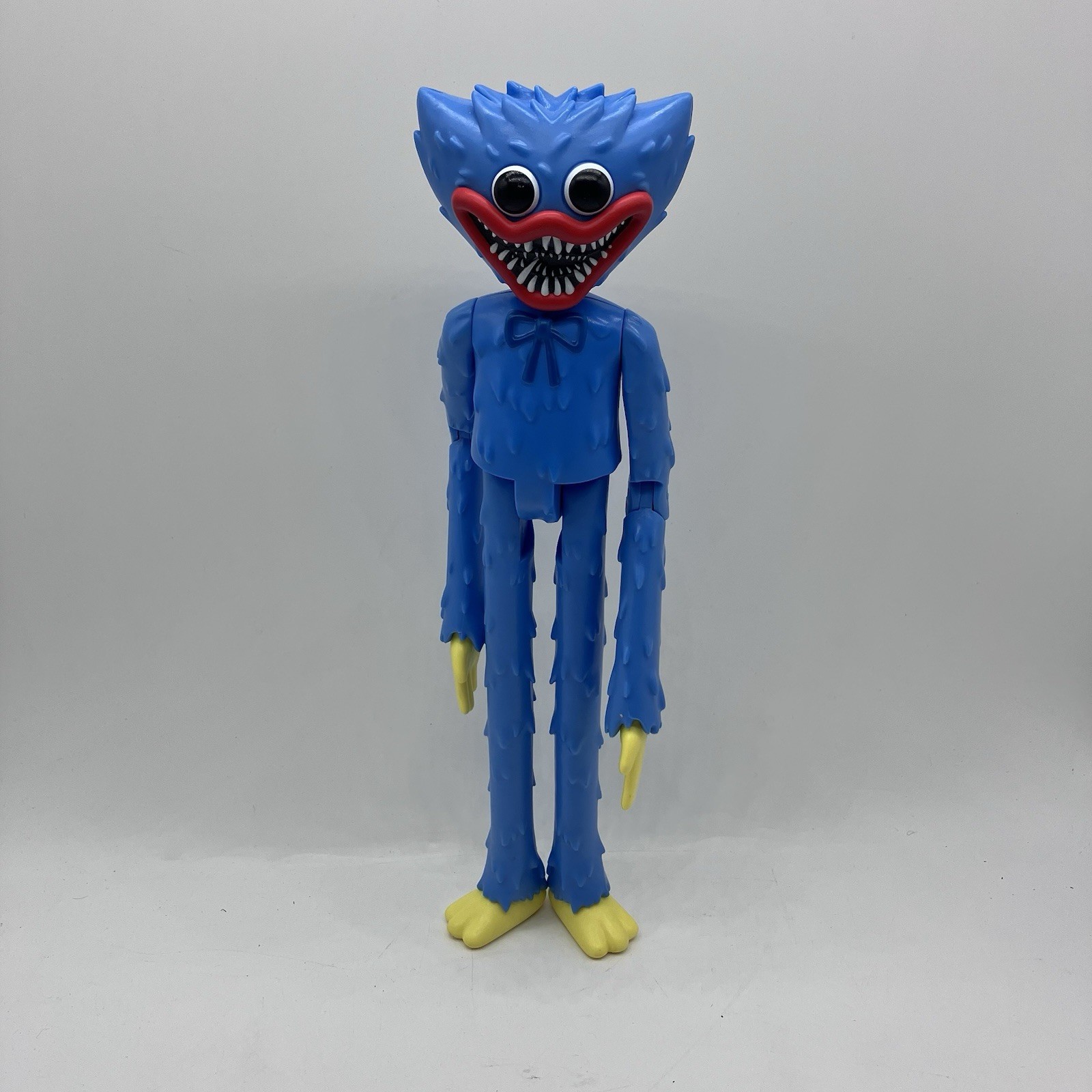 Poppy Playtime Huggy Wuggy Deluxe Face Changing Action Figure Series 1 12″ Tall