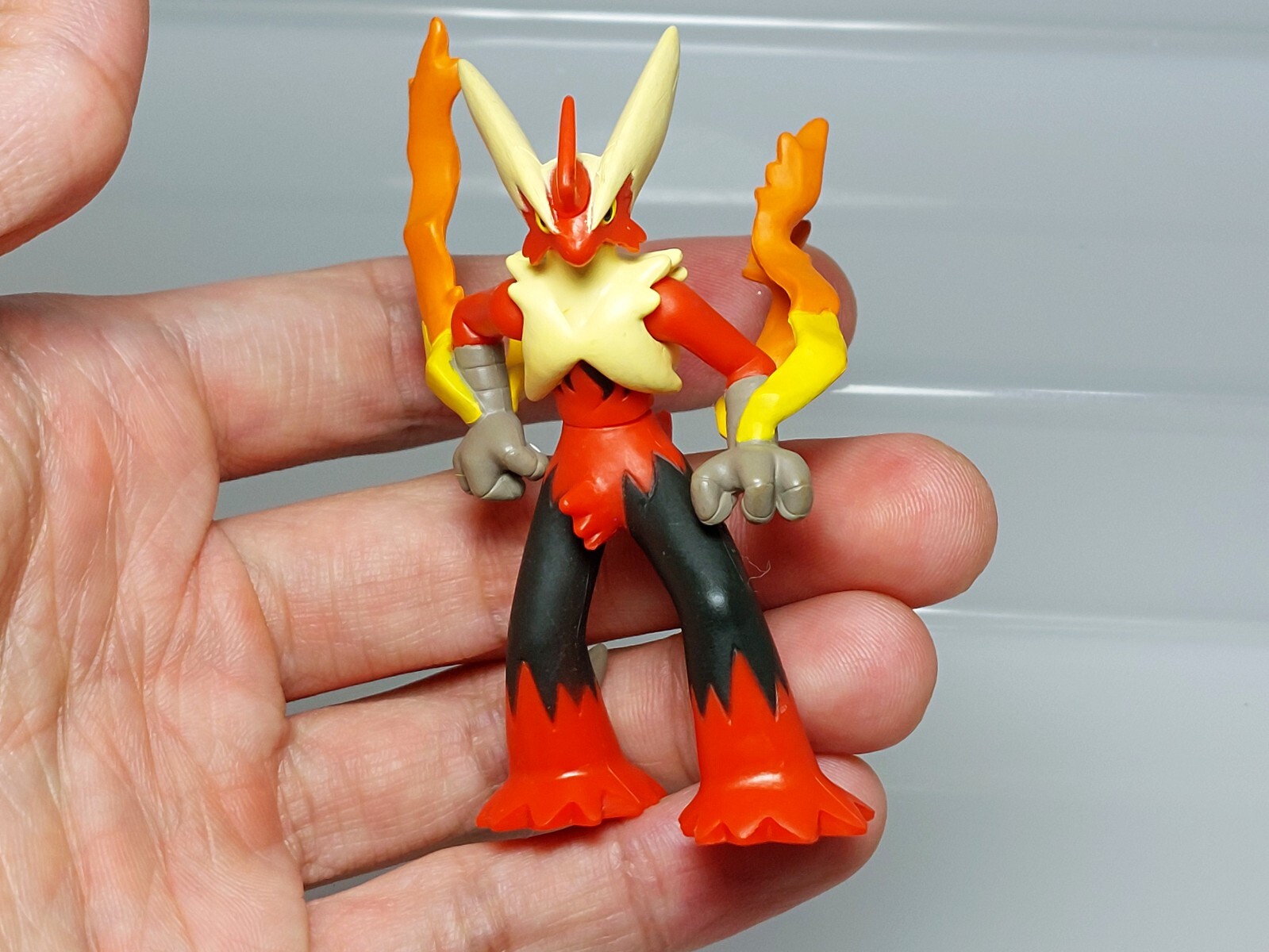 Mega Blaziken Pokemon Moncolle Monster Collection Figure Tomy 2013 B06 2.6in