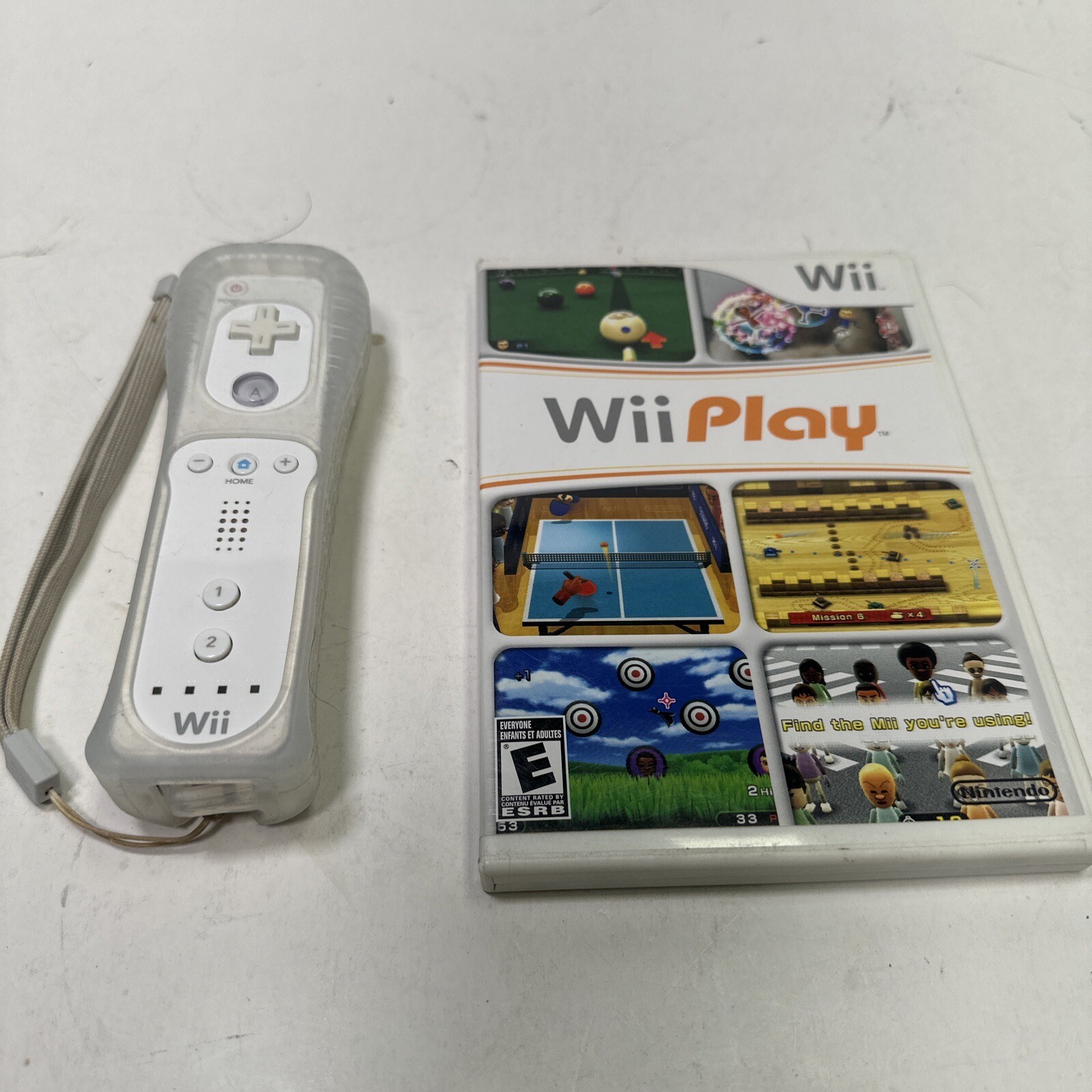 Wii Play Nintendo Wii Game + Wii Remote + Silicone Sleeve 2007 Complete Tested