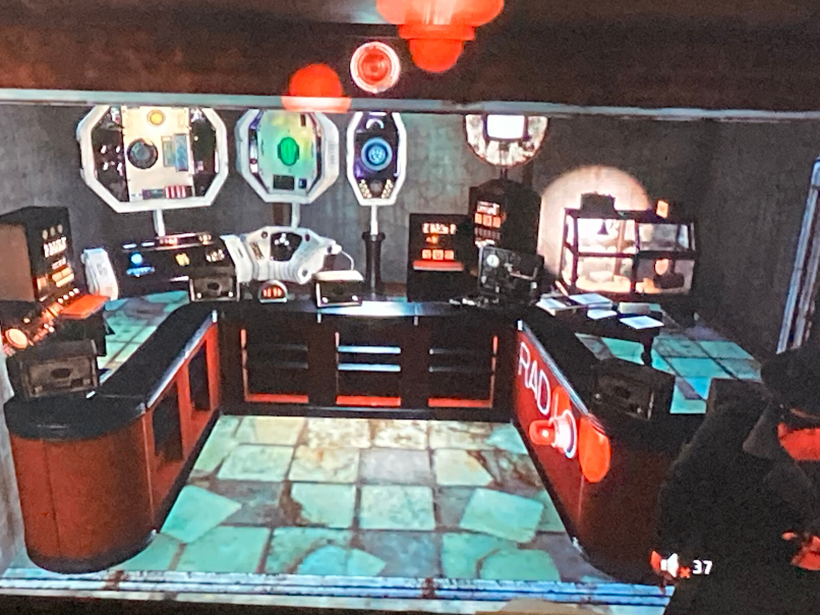 Fallout Radiation King round top radio, real working fan art, NO BOX