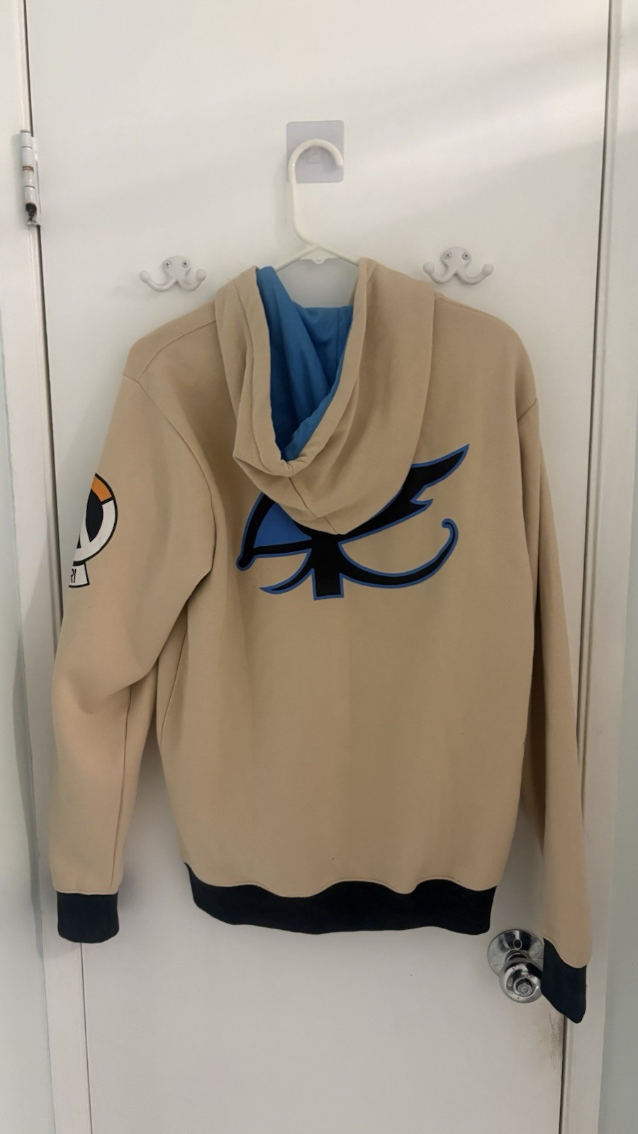 Overwatch – Ana Amari Hoodie Beige Size Medium With a Blue Hood