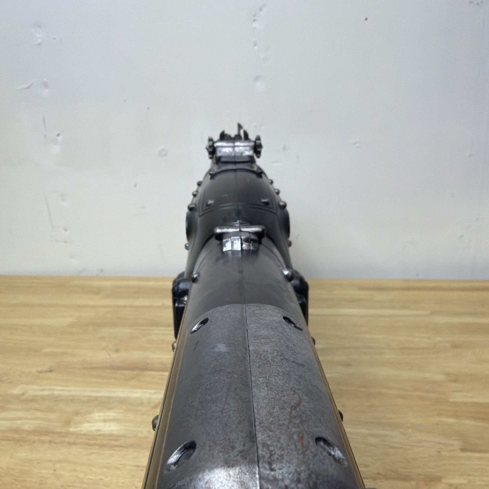 Official Gears Of War 3 Bloody Retro Lancer Neca Weapon Replica Missing Knife