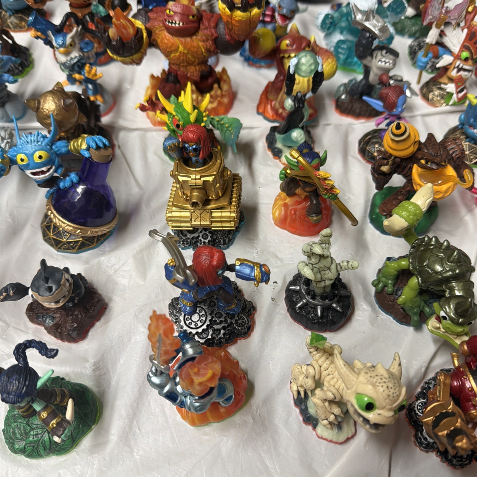 LOT 42 Skylanders: Spyro’s, Giants & More Adventure Game Skylander Figures