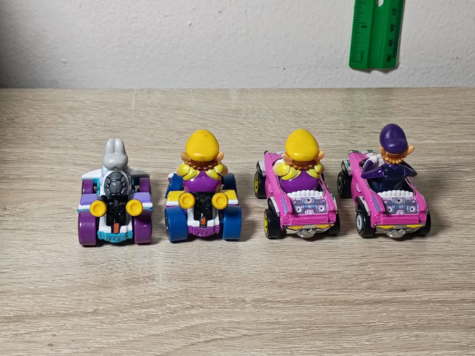 4-PK SUPER MARIO KART Hot Wheels Wario Waluigi Dry Bones Bad Wagon Standard