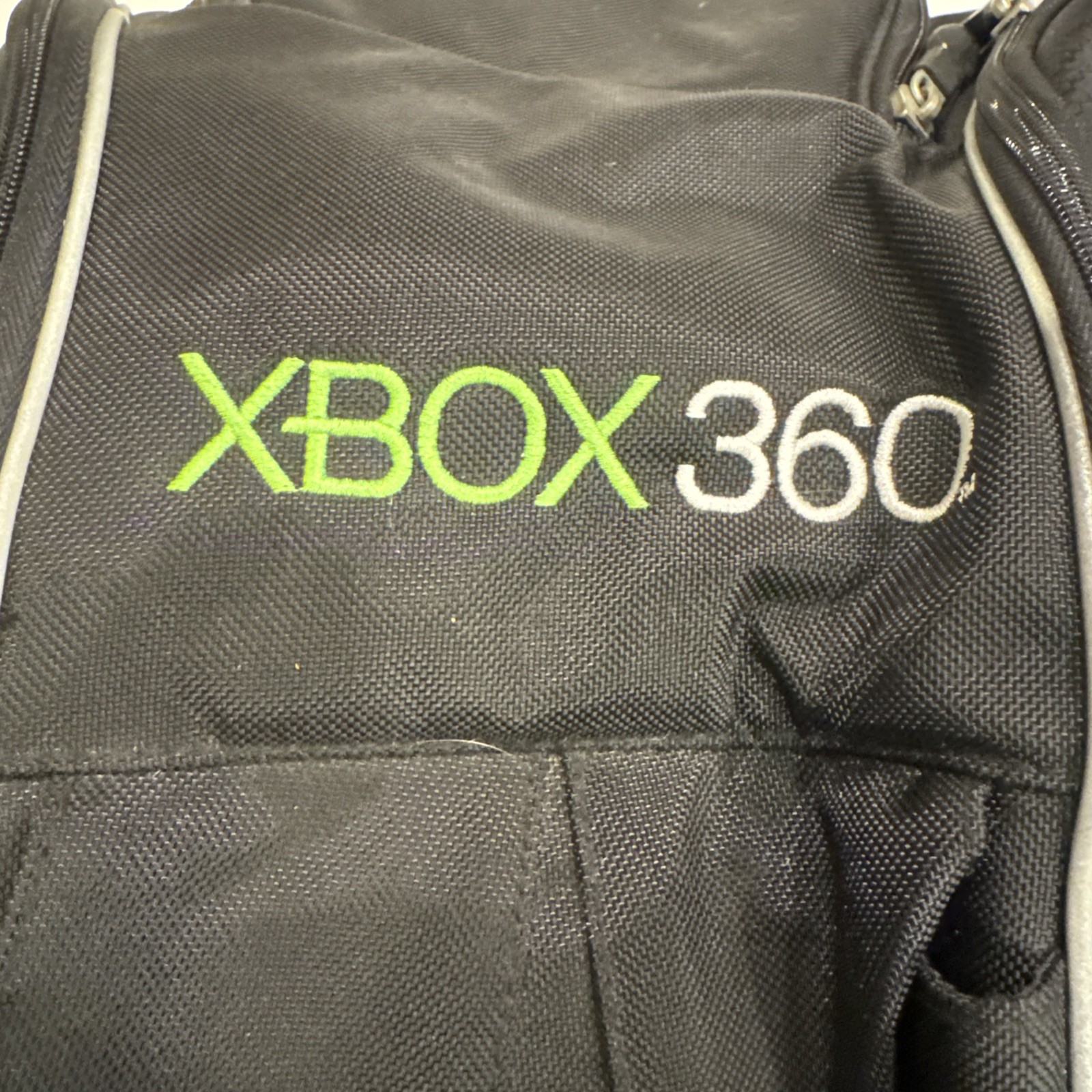 Black Mad Catz Licensed Xbox 360 Padded Backpack Case w/ Partitions Black Nylon
