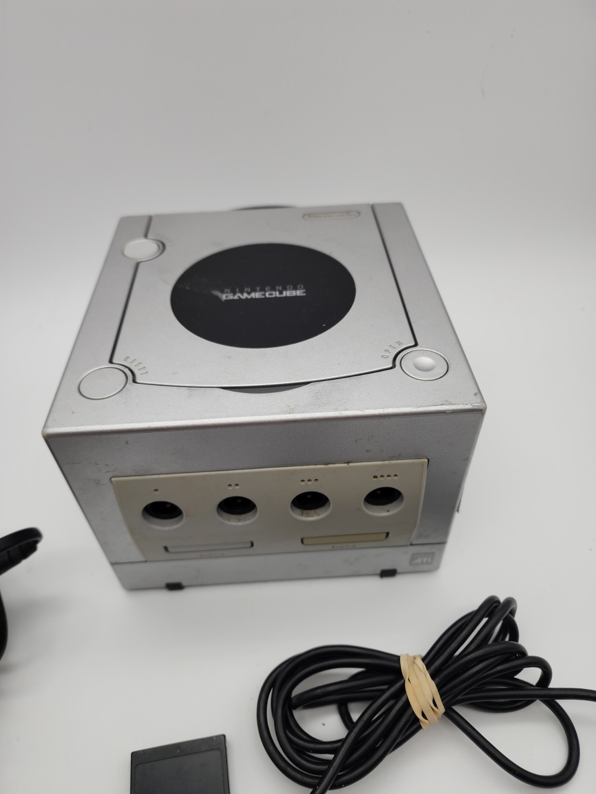 Nintendo GameCube Console – Silver- DOL-001 w/ Cords, Controller, Memory Card