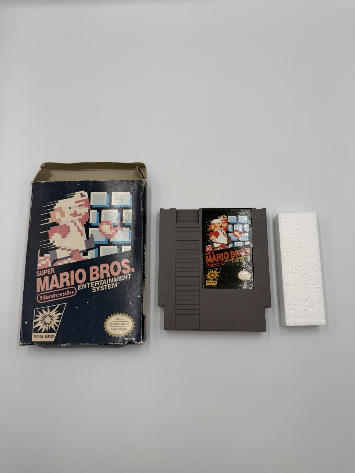 Super Mario Bros. (Nintendo NES, 1985) w/ Box Tested