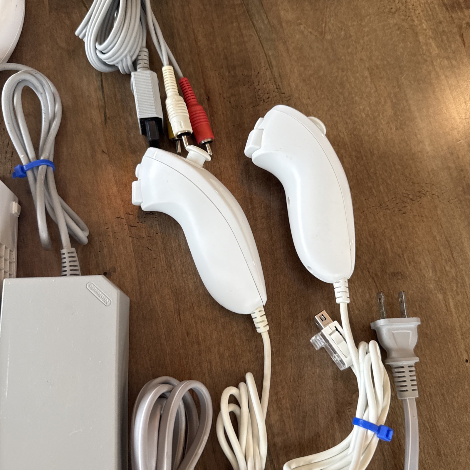 Nintendo Wii Console Bundle Original With 2 Nunchucks, cables, wheel Tested