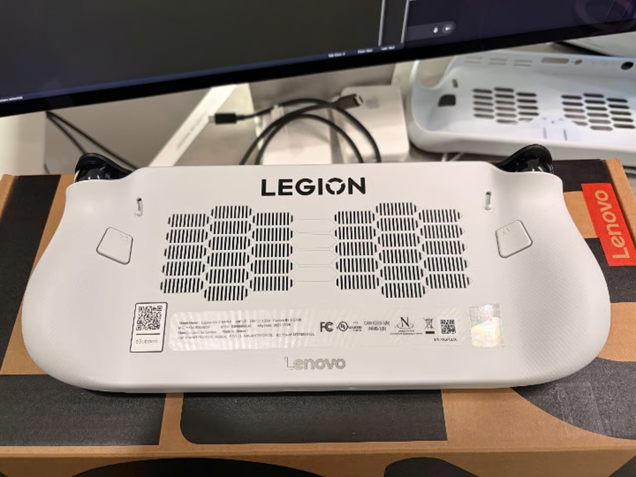 Lenovo Legion Go S w/ Ryzen Z1 Extreme, 1TB SSD, 32GB RAM – Steam OS Version