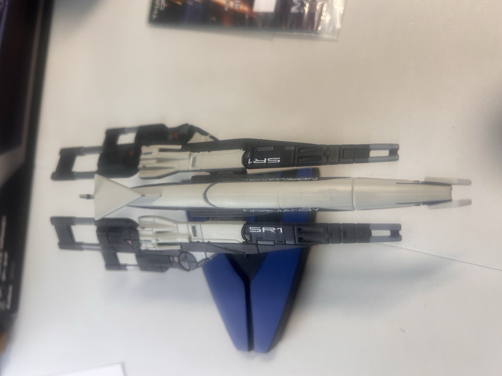 Dark Horse Mass Effect Alliance Normandy SR-1 Ship Replica Statue with Box 2013