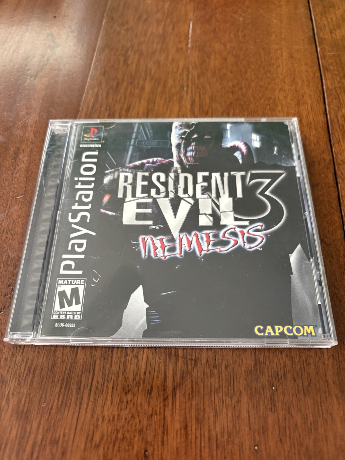 Resident Evil 3: Nemesis (PlayStation 1, 1999)
