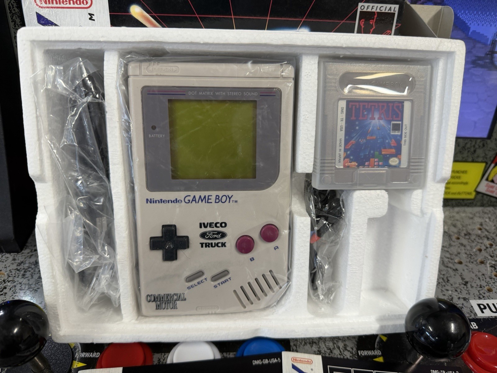 RARE Nintendo Game Boy DMG-01 Iveco Truck Commercial Motor Ford Variant /100