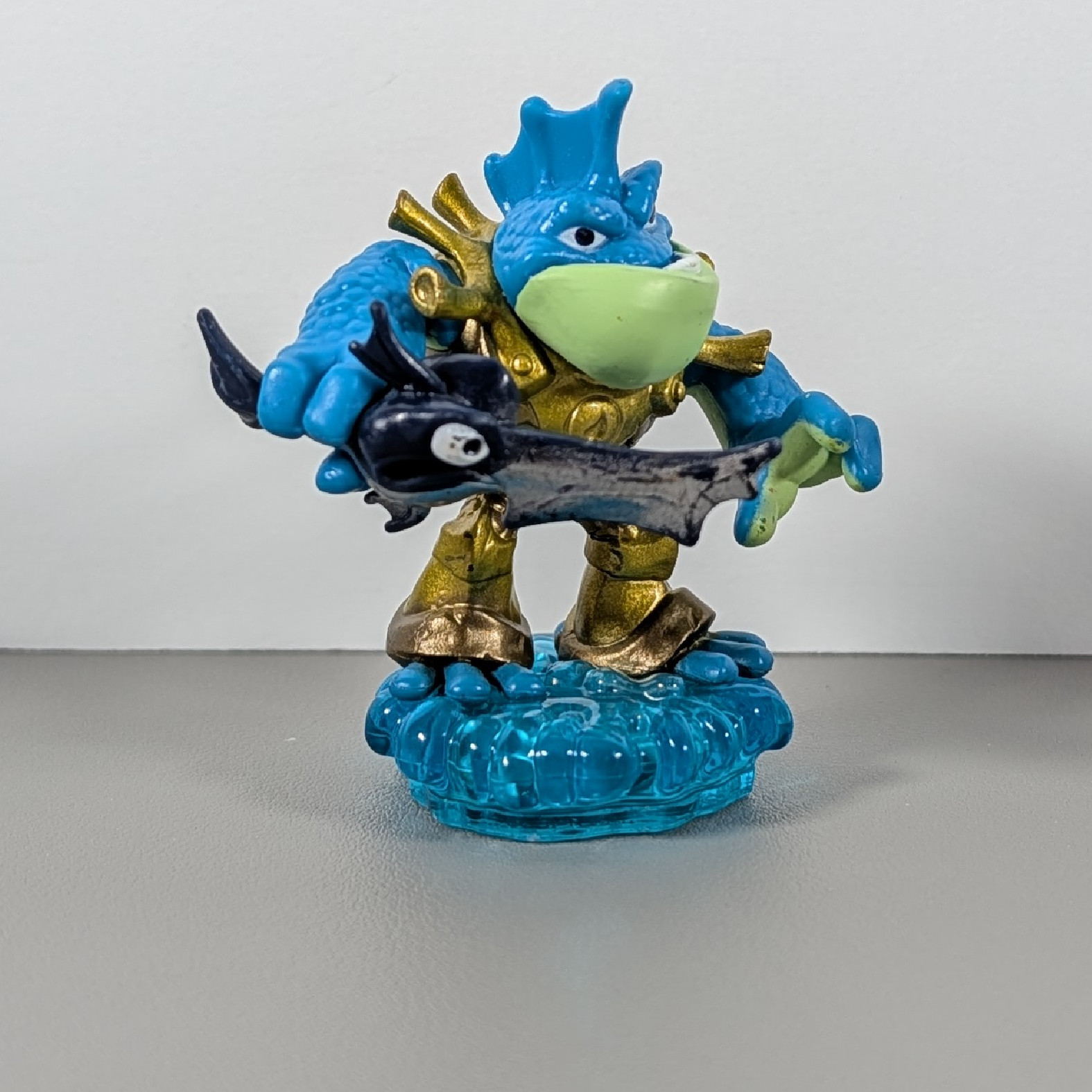 Skylanders SWAP FORCE Character Figure: RIP TIDE (blue base)