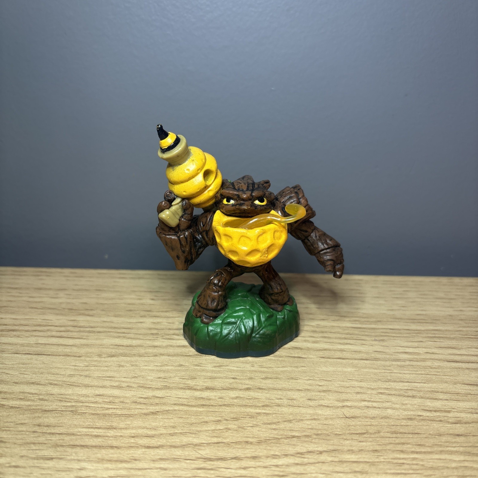 Skylanders Swap Force Bumble Blast Lightcore Character Figure