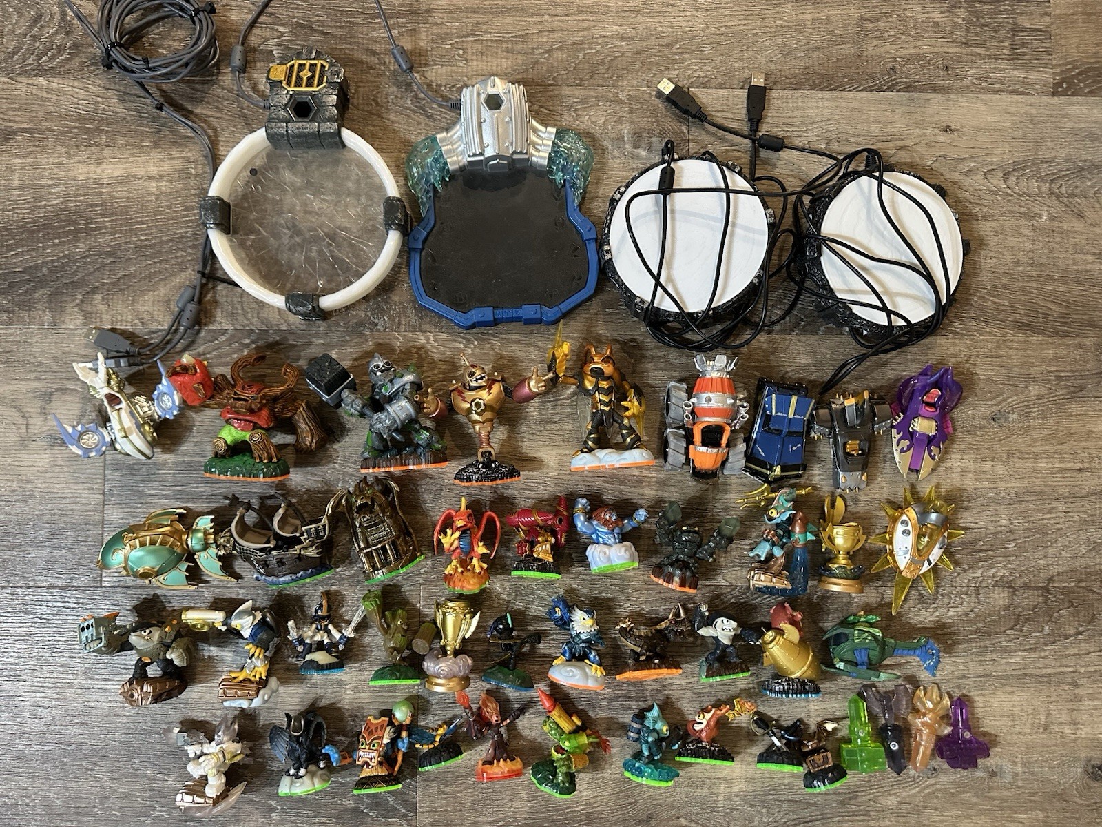 Skylanders Lot Figures Bases Activision Mixed
