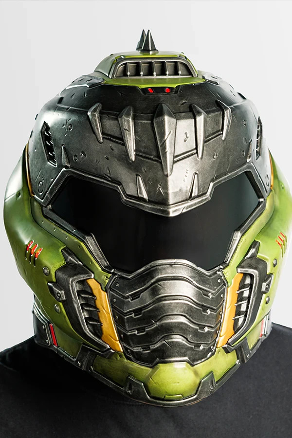 Doom: The Dark Ages Doom Slayer Wearable Helmet LED Bundle + Keycard x3 Patches