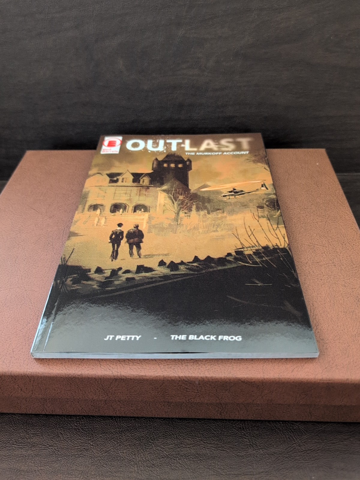 Outlast Bundle of Terror / Outlast 2 Murkoff Briefcase Edition – Switch Complete