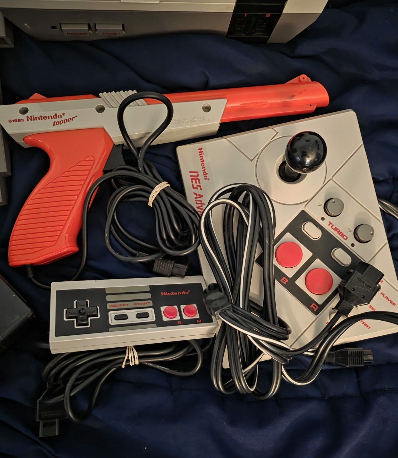 Nintendo Nes Bundle, Console, 7 Games, 1 Controller, 1 Gamepad, Zapper Tested!