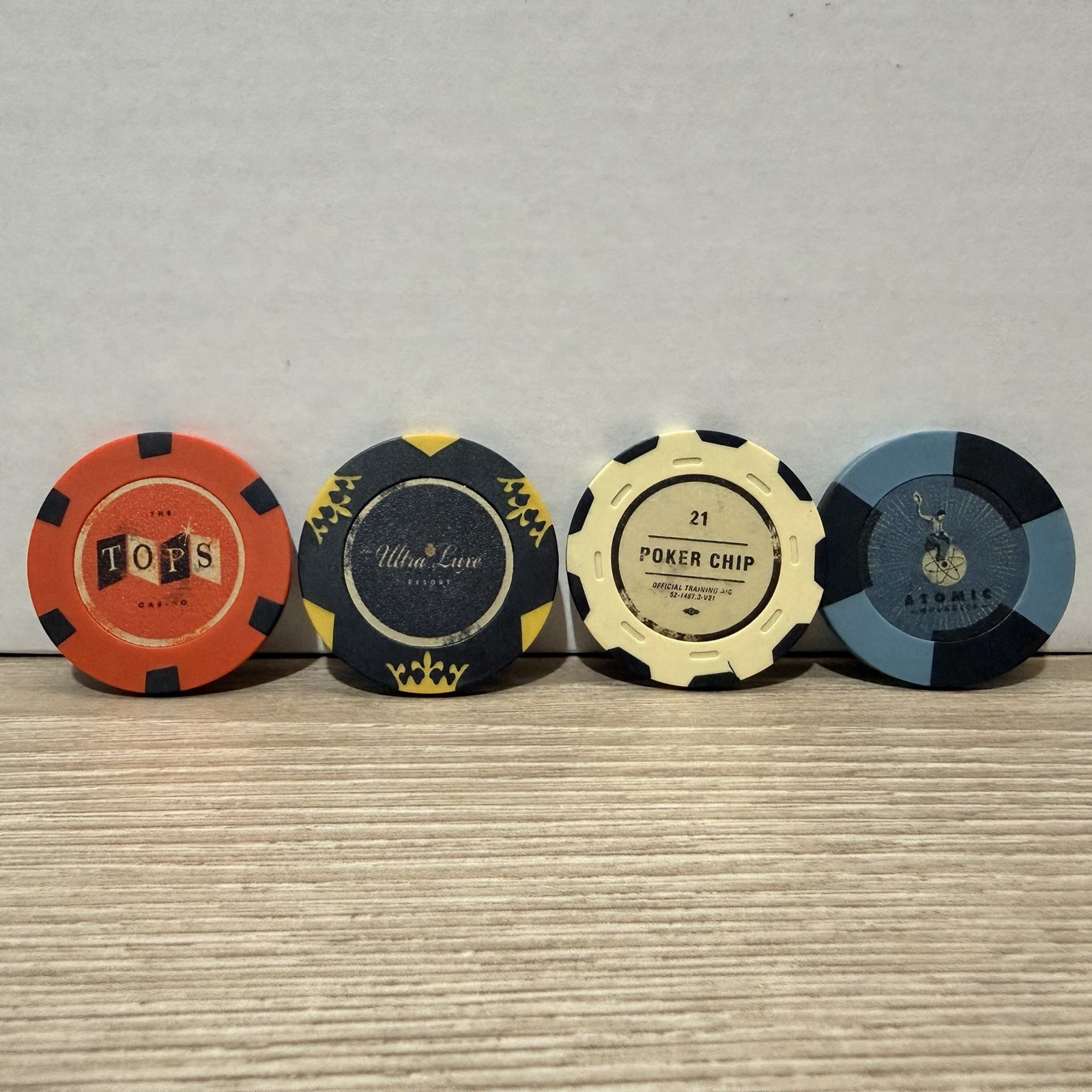 Fallout New Vegas Poker Chips Lot Of 13 W/Platinum Lucky 38