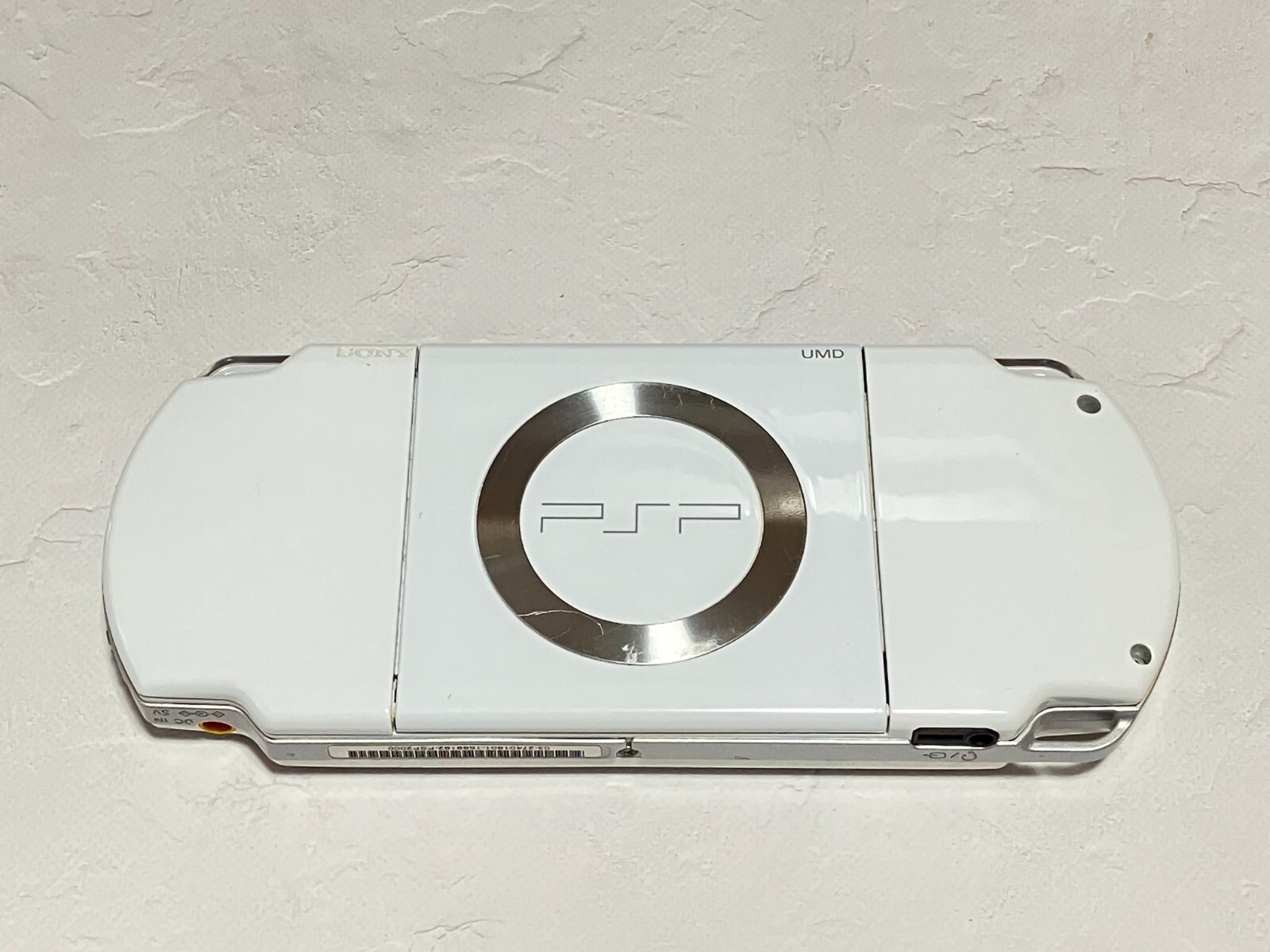 Sony PSP-2000 Console / battery＋charger＋memory stick random 3 games from US