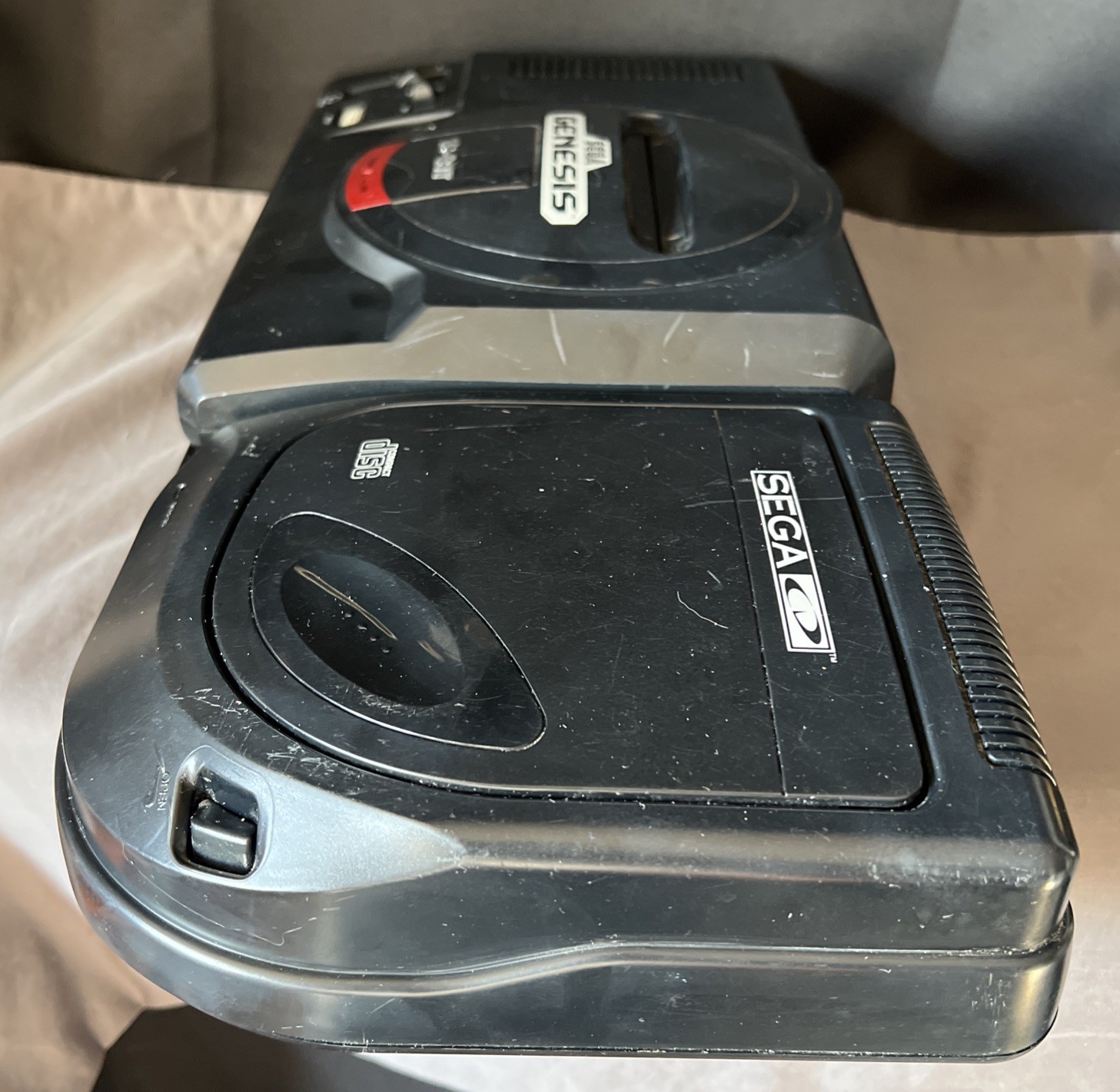 Sega CD Model 2 Sega Genesis Console With Cables And Controller & 3 Games Tested