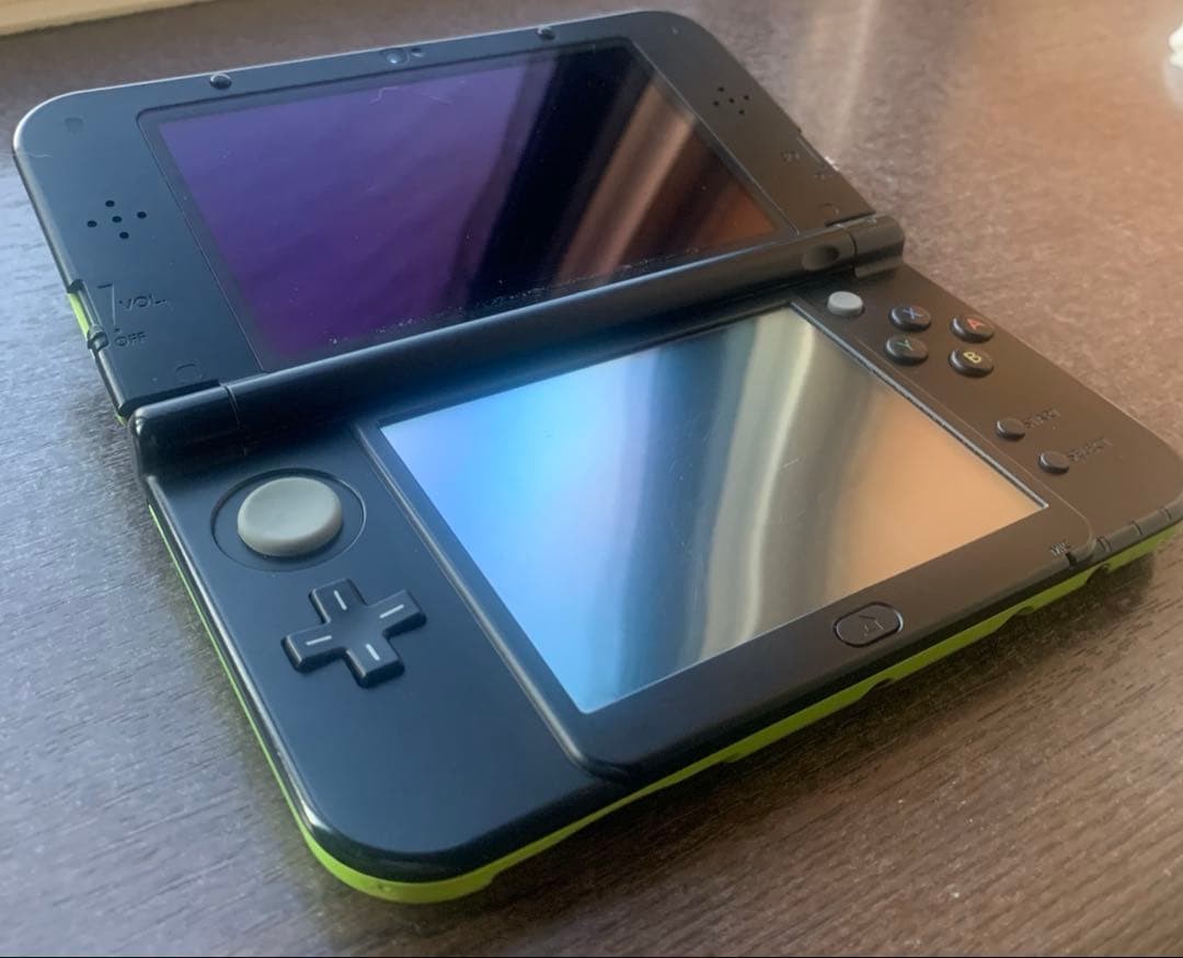 Tested and Working Nintendo New 3DSLL Lime Green Console with charger