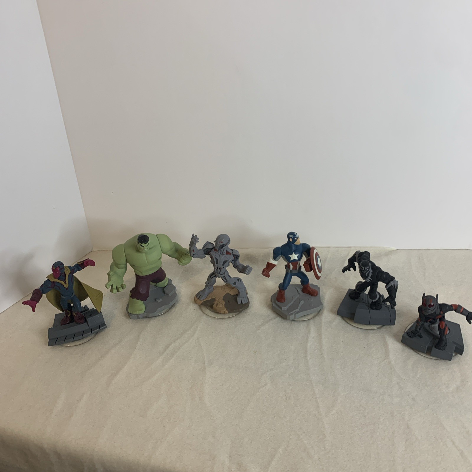 Disney Infinity Marvel Figure Lot of 6 Ant Man, Captain America, Hulk