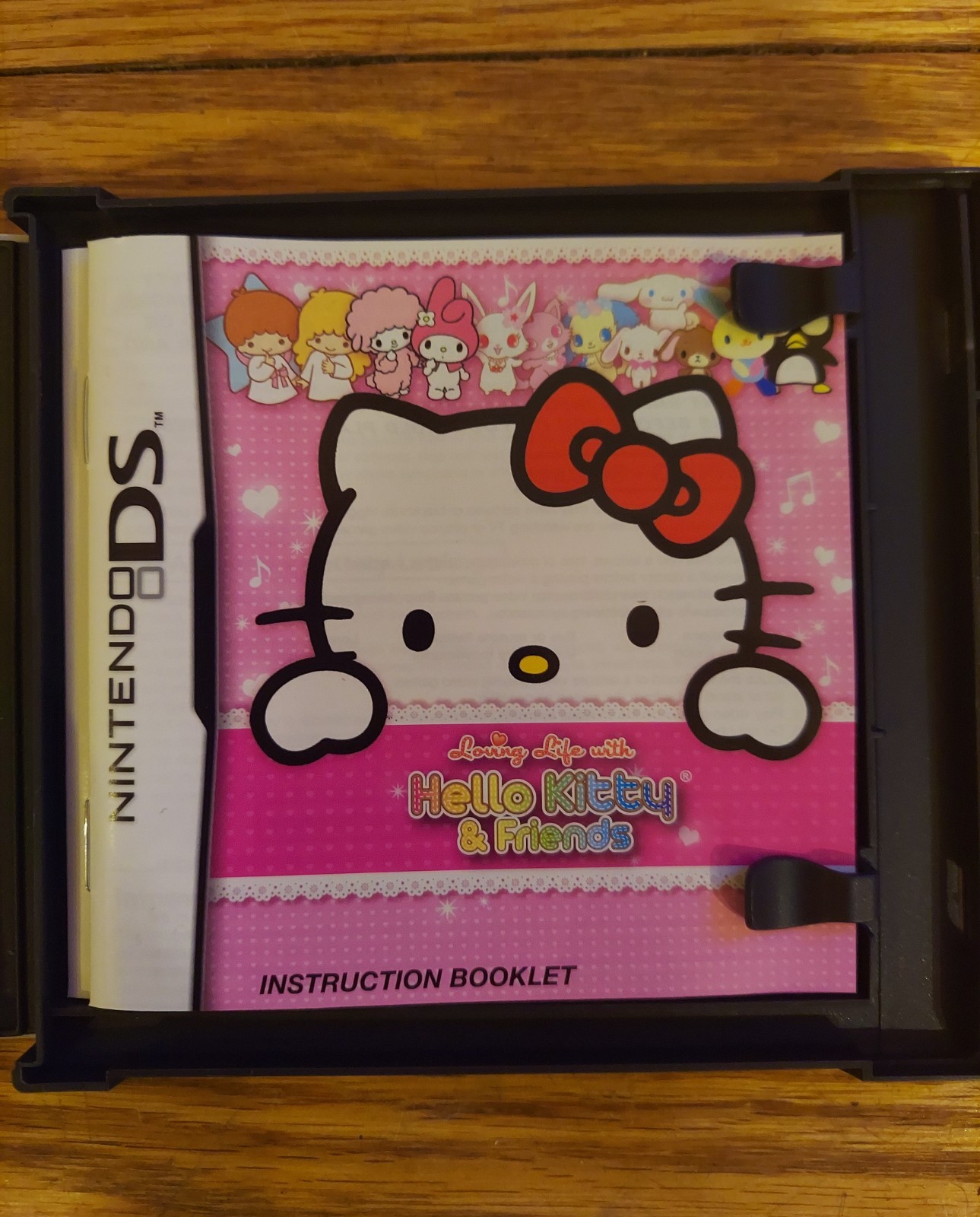 Loving Life With Hello Kitty & Friends (CIB) – Nintendo DS -Life Simulation Game
