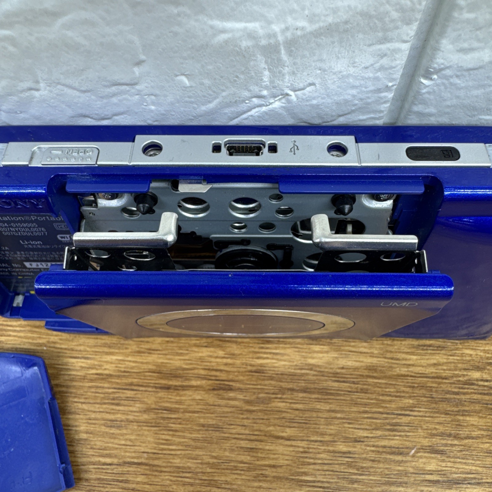 Sony Playstation PSP 1000 Blue Handheld System Console For Parts Repair