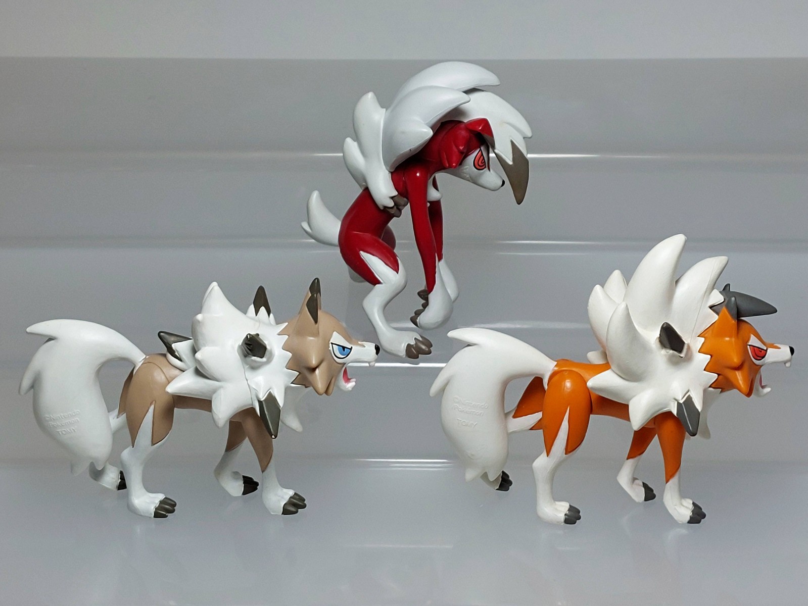 Lycanroc (Midday Midnight Dusk) Pokemon Moncolle Figure Takara Tomy 2.1-2.6in