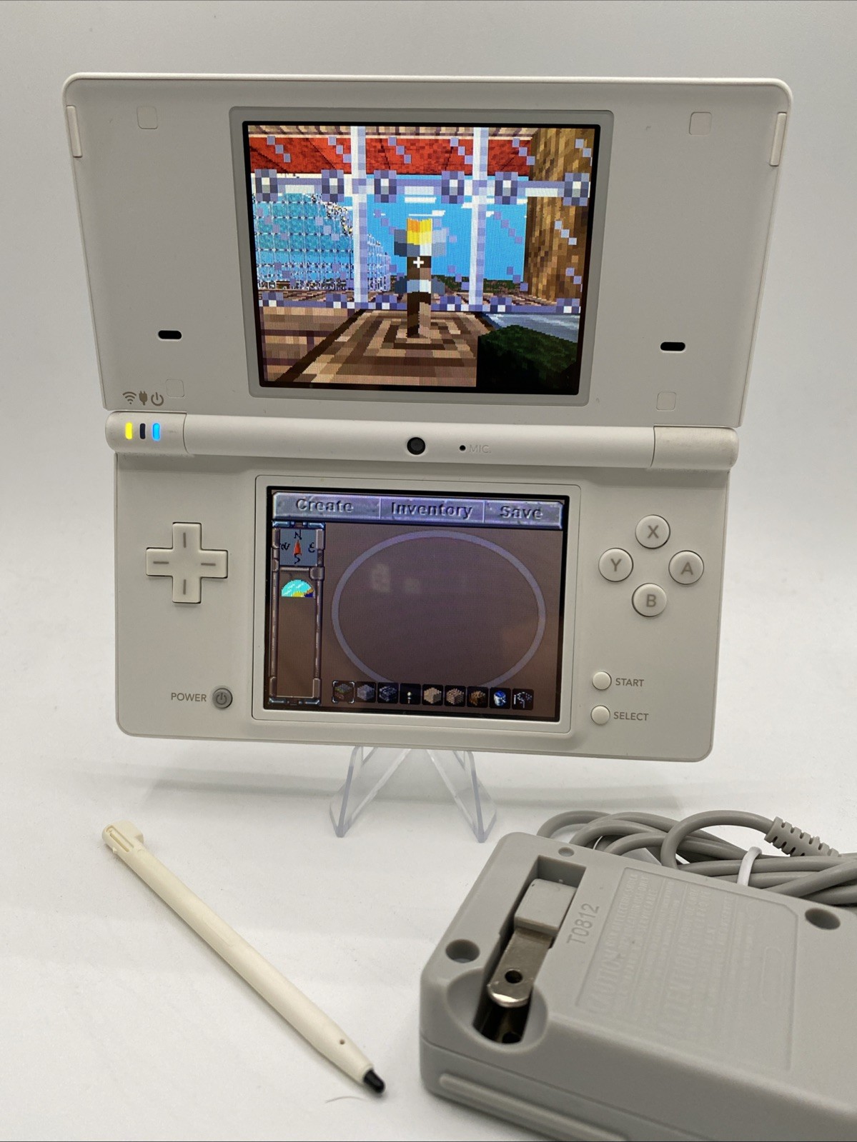 Nintendo DSi White Console Bundle w/ Charger & 16GB SD Card