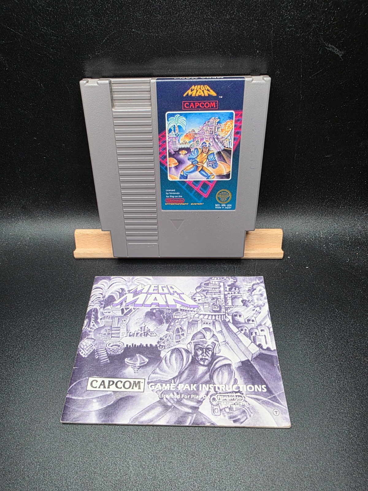 Capcom Mega Man Working Cartridge and Manual Nintendo NES Game