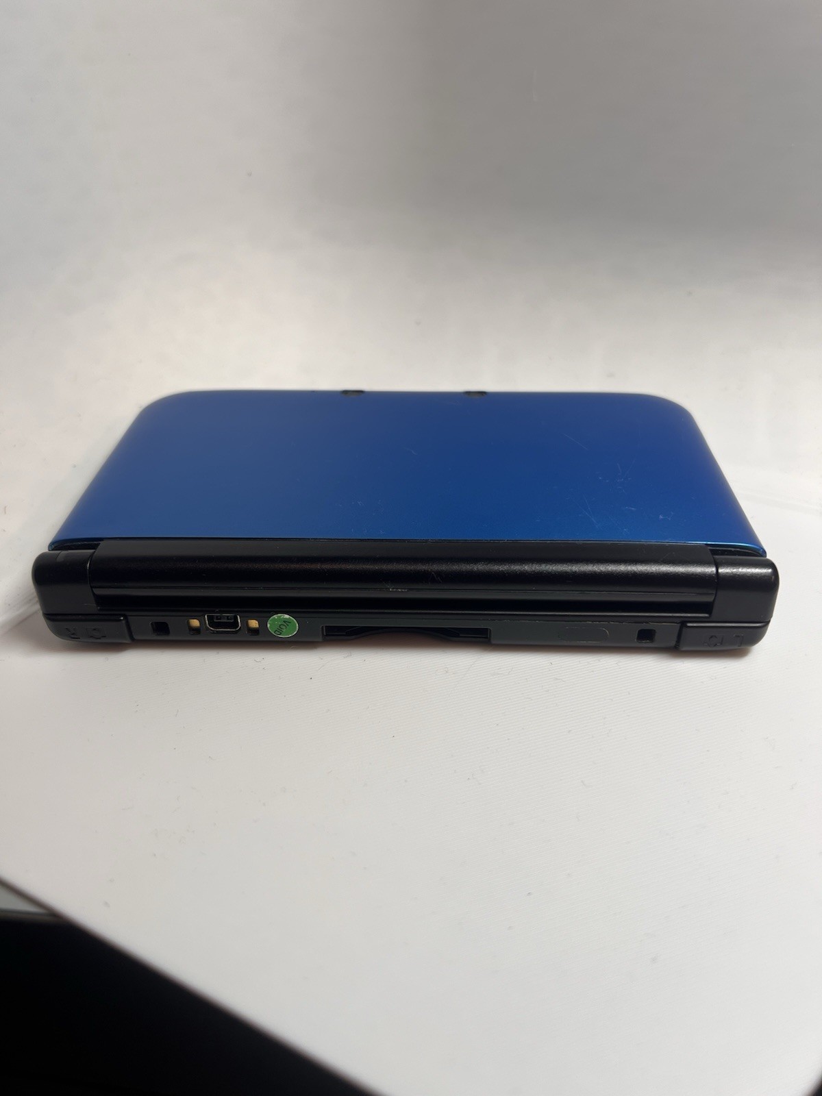 Nintendo 3DS XL Blue/Black w/ Stylus, Original Charger, 2GB Micro SD
