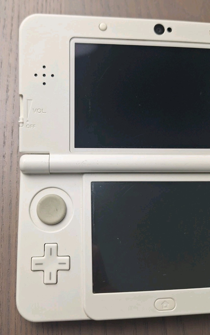Nintendo New 3DS White | Charger + 32GB SD Card | Region Free | USA Seller