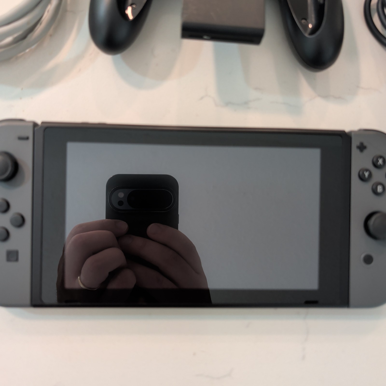 Nintendo Switch 32GB Console with Gray Joy‑Cons – Working – w/ OEM Cords