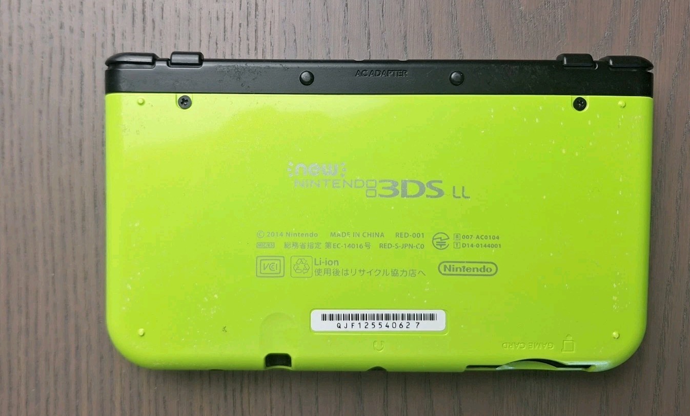 New Nintendo 3DS XL Lime Black | Charger + 32GB SD Card | Region Free